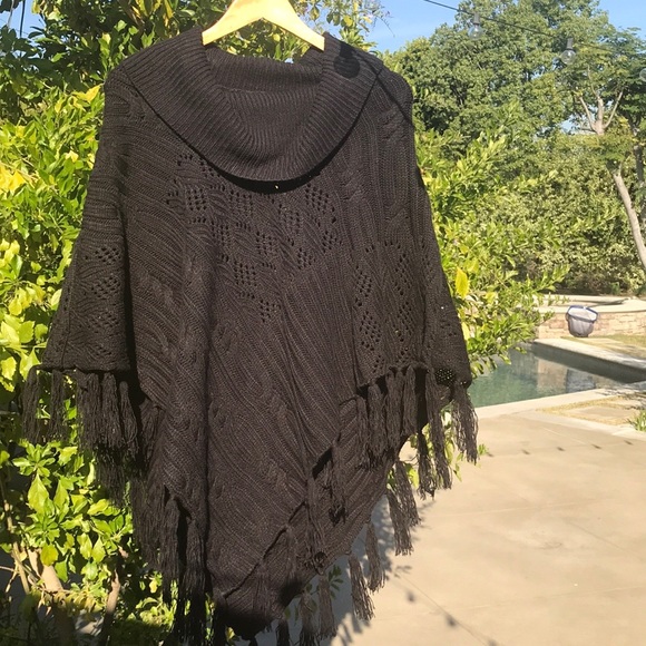 Style & Co. Sweaters - NWOT STYLE & CO FRINGE PONCHO S/M